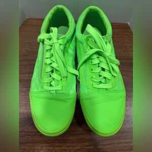 Vans Neon Green Checkered Old
Skool size 8 Women Men’s 6.5